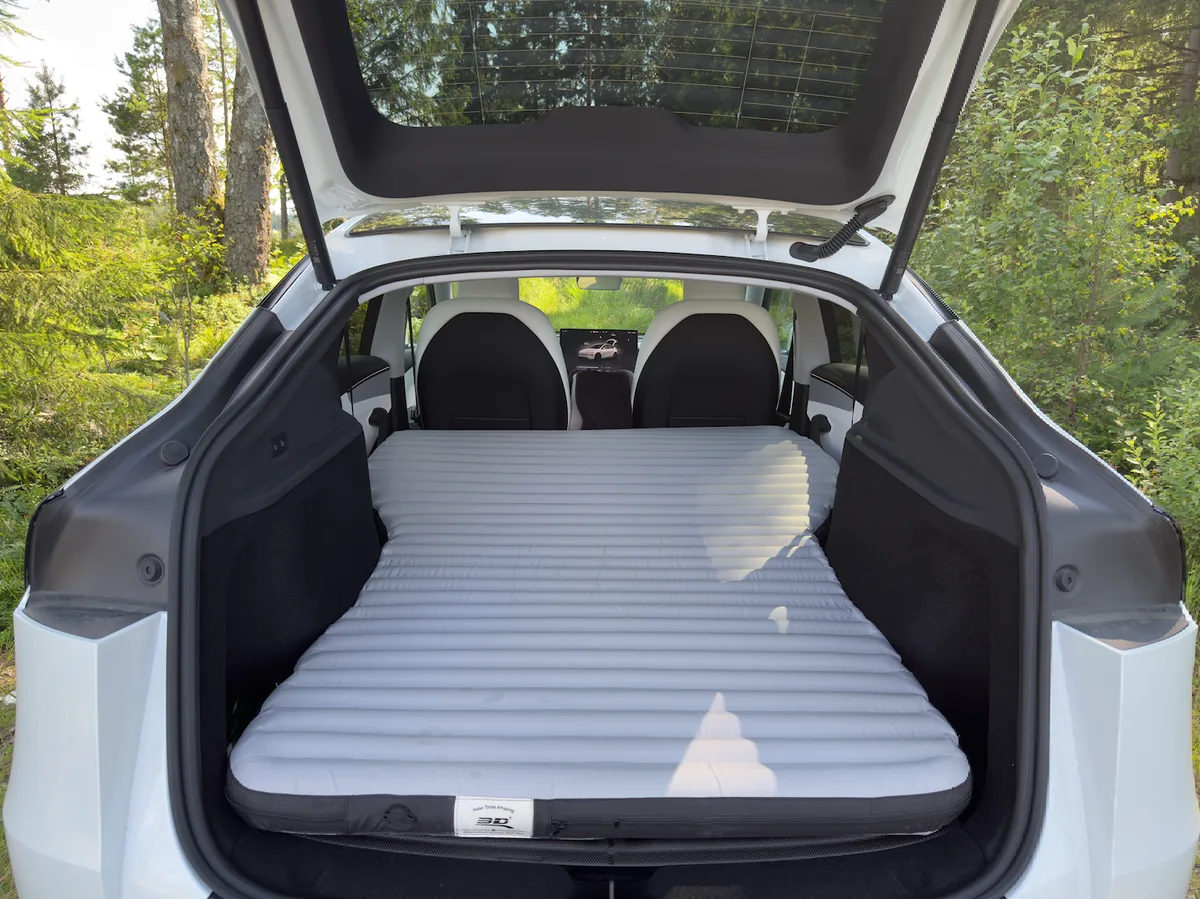 HAMPHI 3D Maxpider air mattress installed in a Tesla cargo area