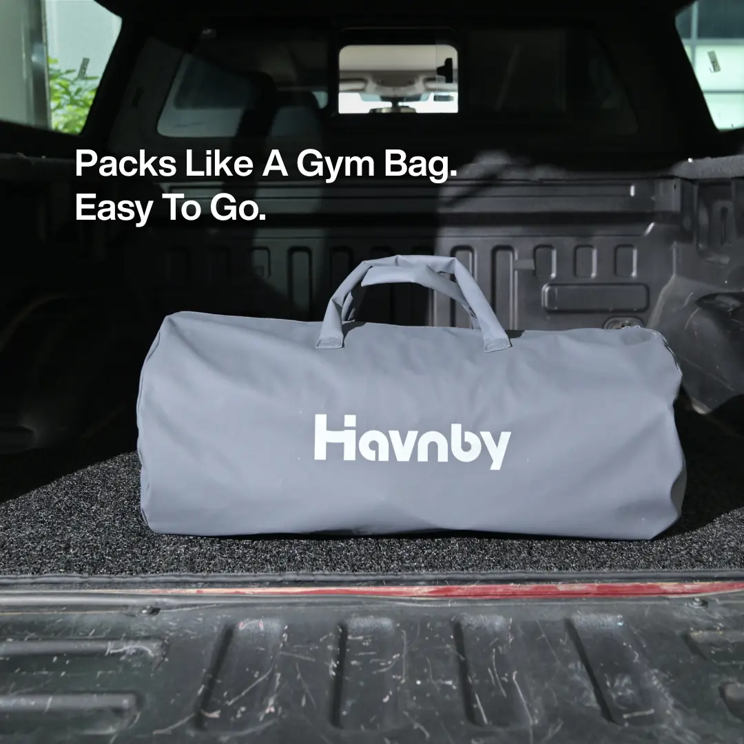 Havnby CloudCore Diagonal storage bag resting in an open pickup truck bed