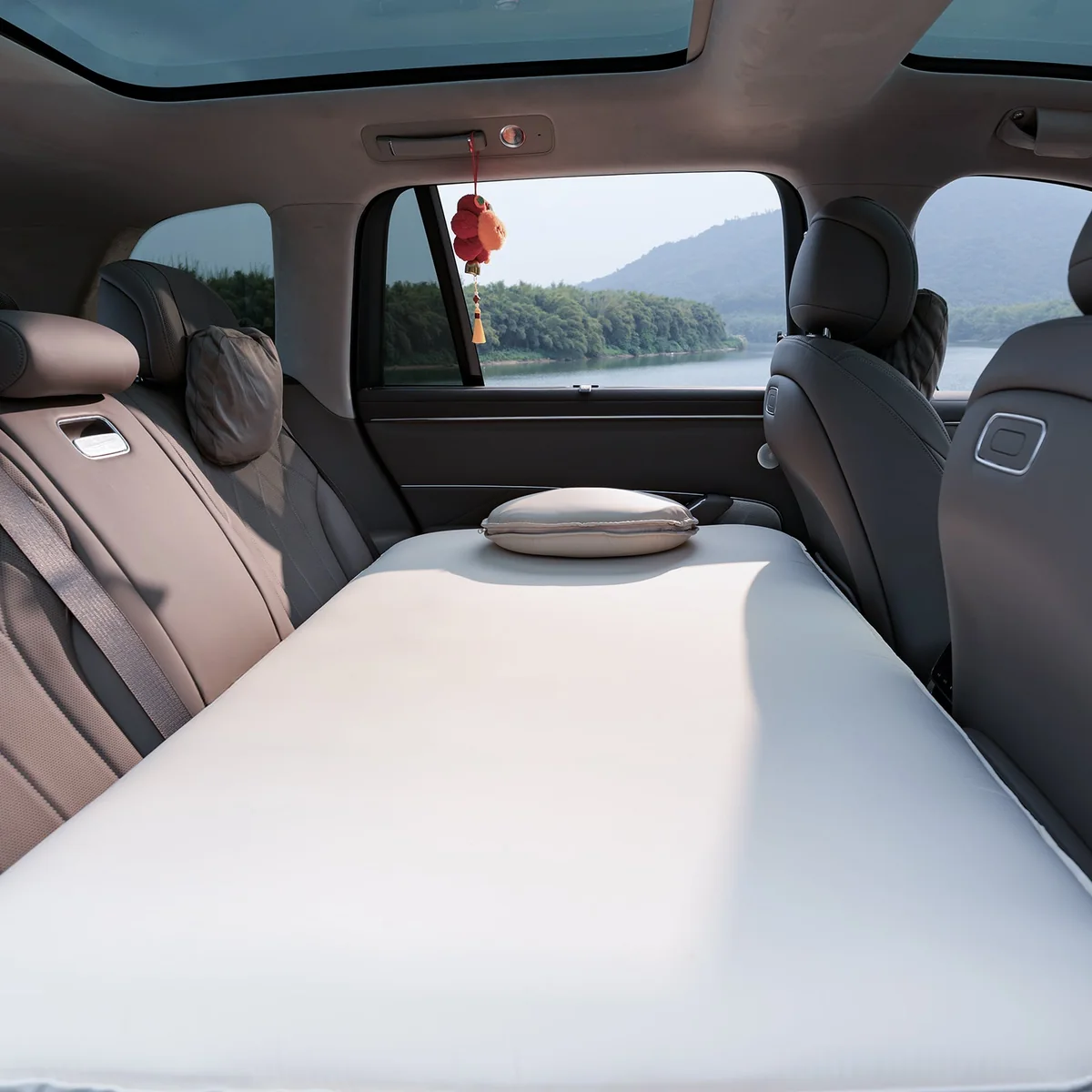 Havnby SnugNest SUV Foam packed components